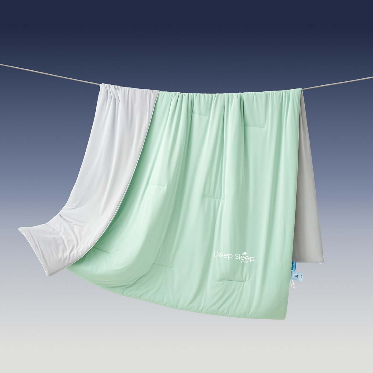 91家纺网 家纺一手货源 找家纺 玉相逢 2026新款深睡眠高克重凉感丝夏被夏凉被空调被 薄荷绿拼星灰