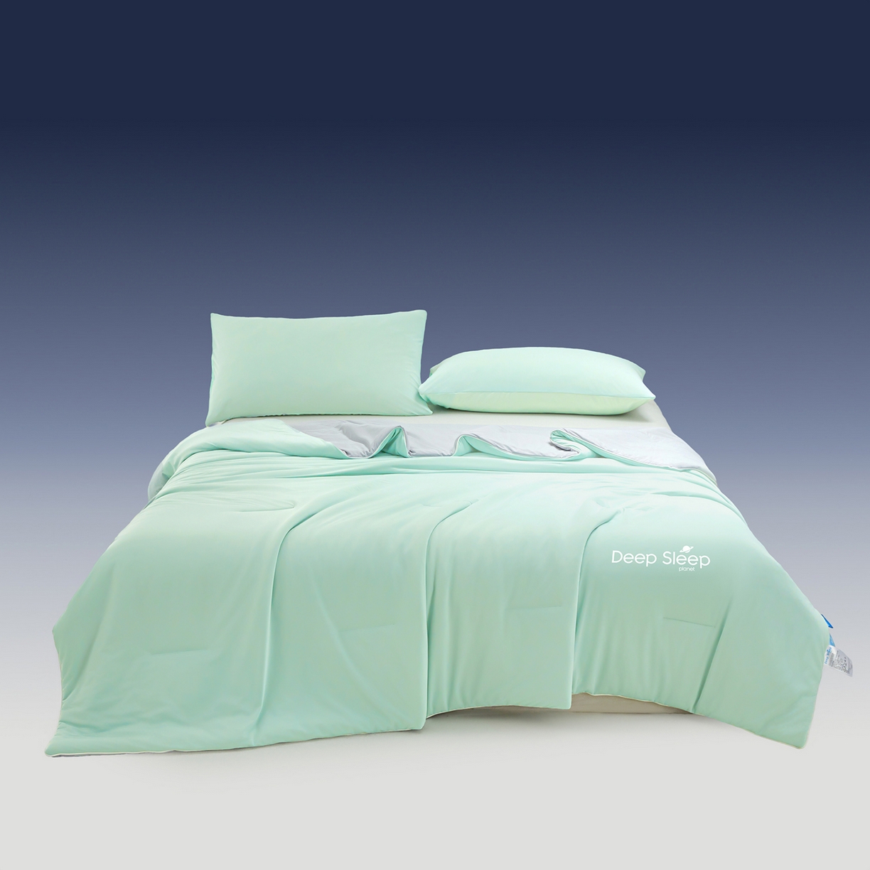 91家纺网 家纺一手货源 找家纺 玉相逢 2026新款深睡眠高克重凉感丝夏被夏凉被空调被 薄荷绿拼星灰