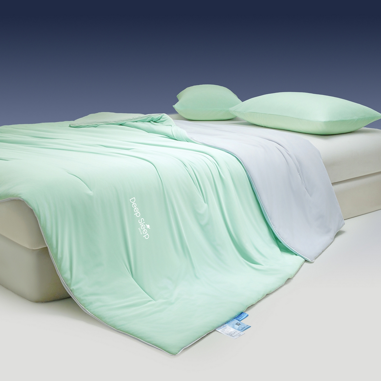 91家纺网 家纺一手货源 找家纺 玉相逢 2026新款深睡眠高克重凉感丝夏被夏凉被空调被 薄荷绿拼星灰