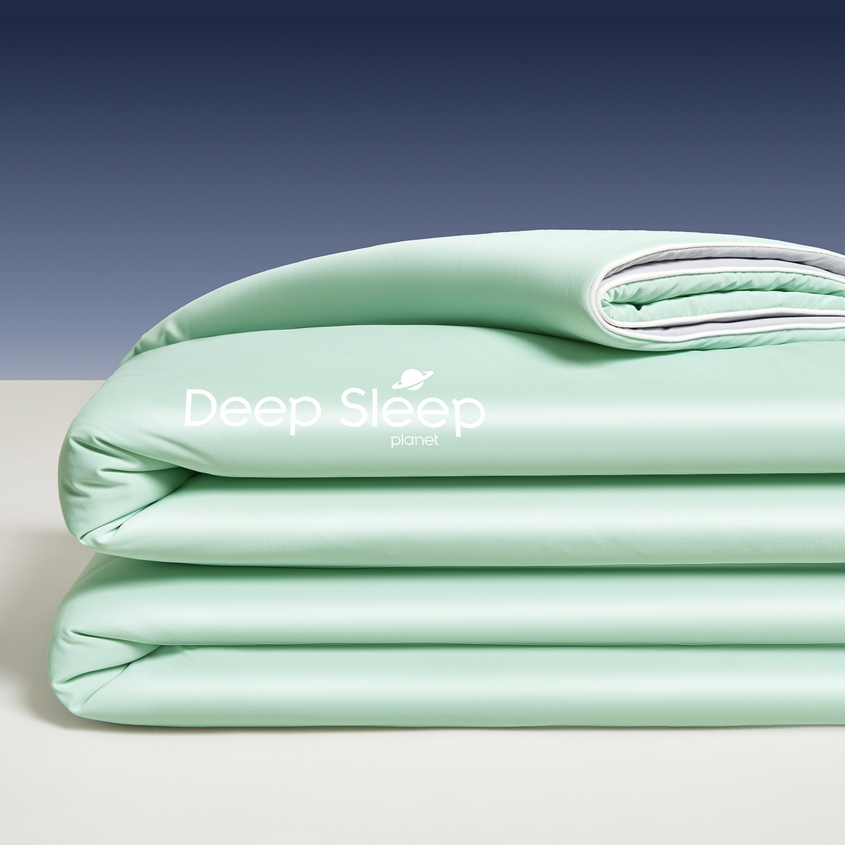 91家纺网 家纺一手货源 找家纺 玉相逢 2026新款深睡眠高克重凉感丝夏被夏凉被空调被 薄荷绿拼星灰