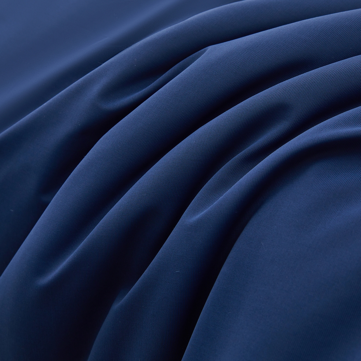 91家纺网 家纺一手货源 找家纺 玉相逢 2026新款深睡眠高克重凉感丝夏被夏凉被空调被 深蓝拼冰肌蓝