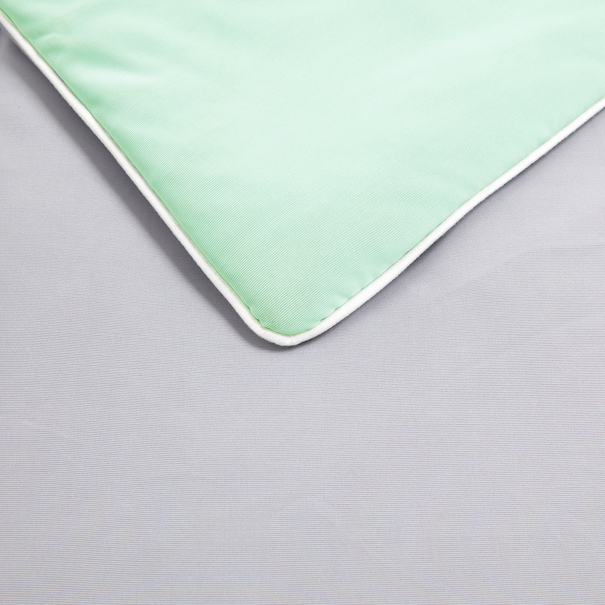 91家纺网 家纺一手货源 找家纺 玉相逢 2026新款深睡眠高克重凉感丝夏被夏凉被空调被 薄荷绿拼星灰