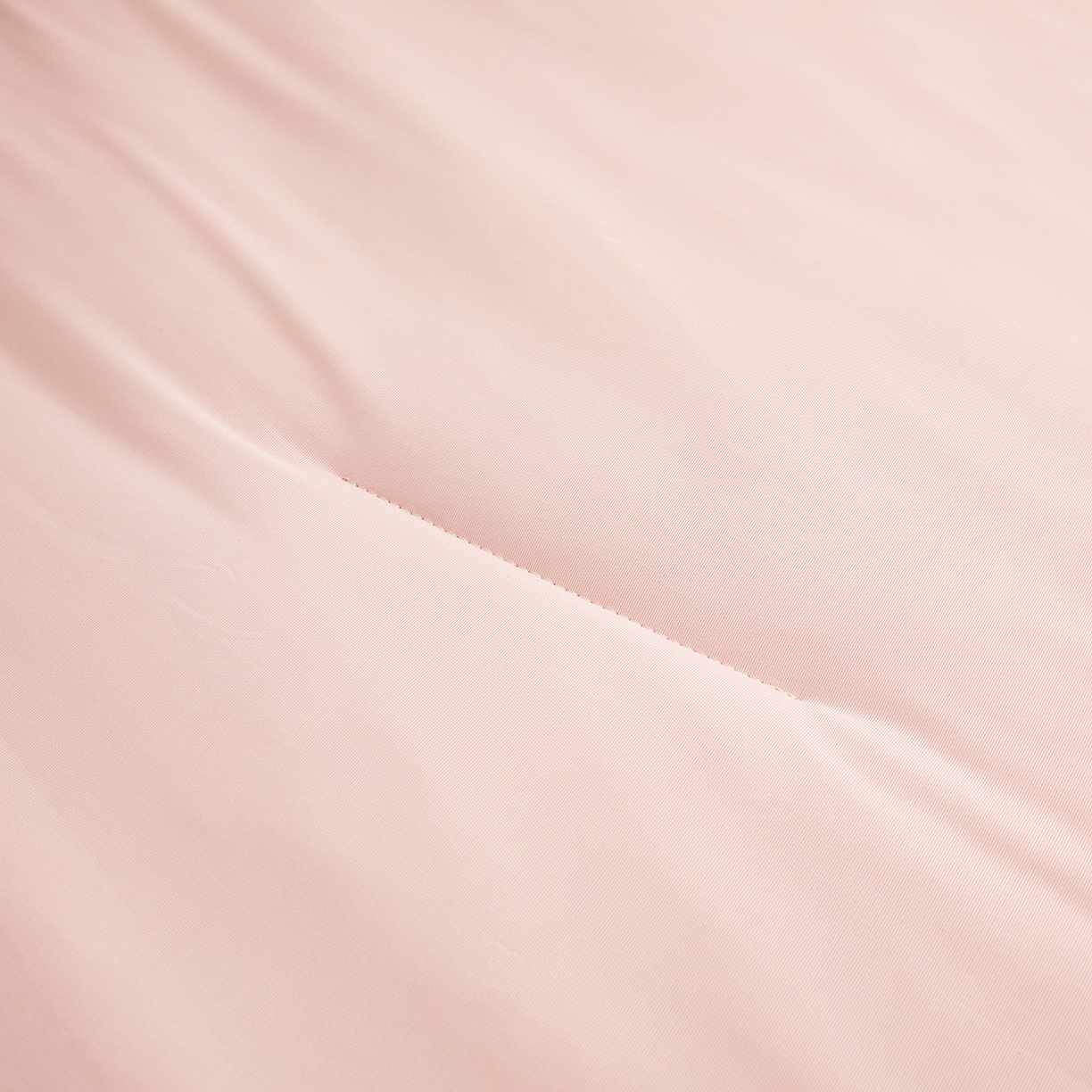 91家纺网 家纺一手货源 找家纺 玉相逢 2026新款深睡眠高克重凉感丝夏被夏凉被空调被 樱花粉拼星灰