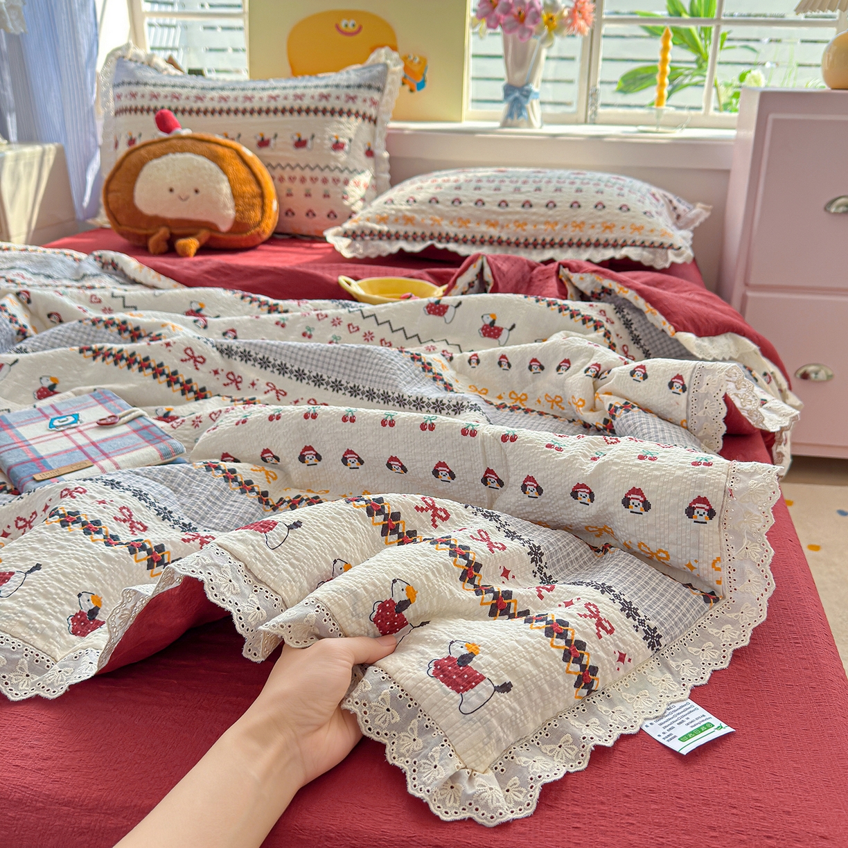 91家纺网 家纺一手货源 找家纺 （总）弗苓家纺 2026新款高克重泡芙棉花边款夏被夏凉被空调被四件套小红书推荐-风格一