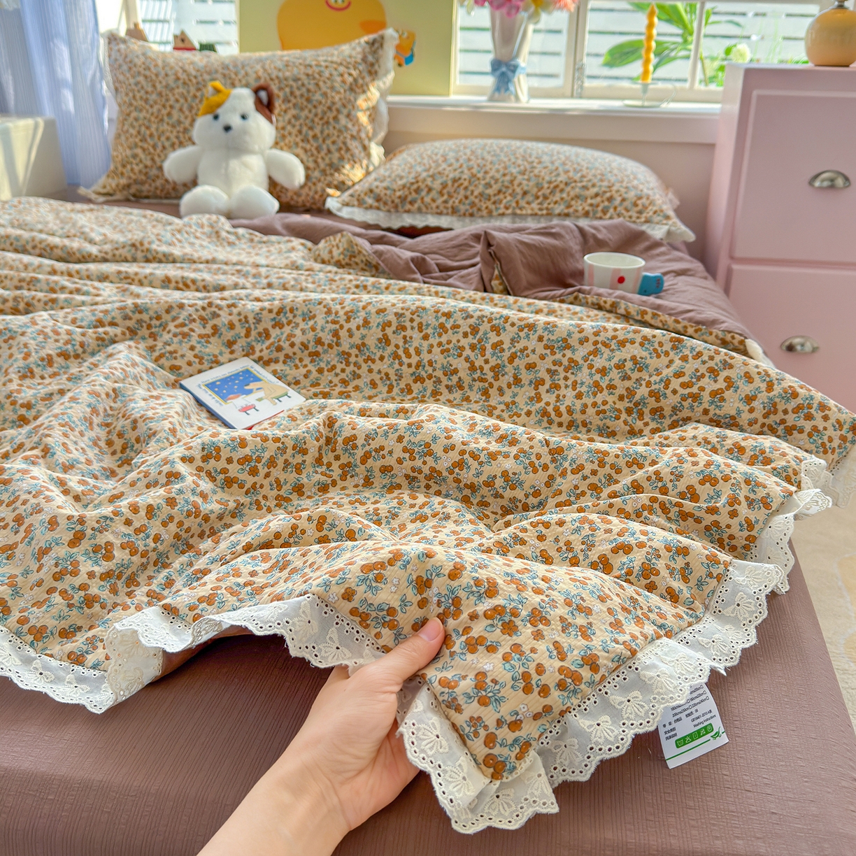 91家纺网 家纺一手货源 找家纺 （总）弗苓家纺 2026新款高克重泡芙棉花边款夏被夏凉被空调被四件套小红书推荐-风格一