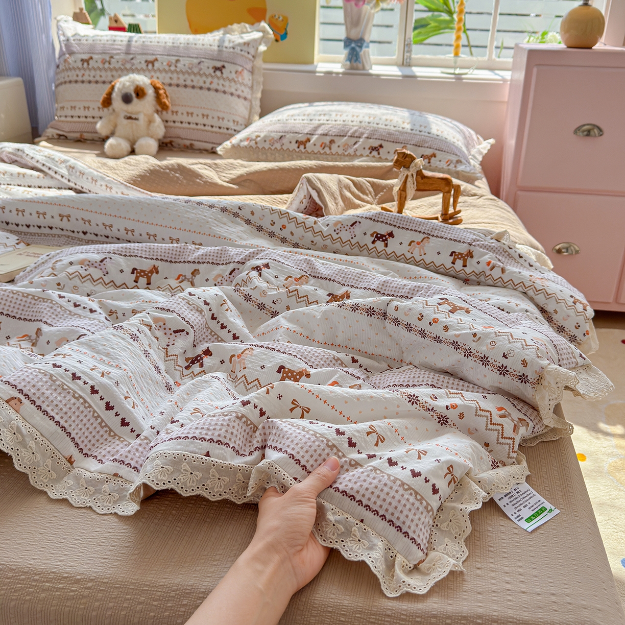 91家纺网 家纺一手货源 找家纺 （总）弗苓家纺 2026新款高克重泡芙棉花边款夏被夏凉被空调被四件套小红书推荐-风格一