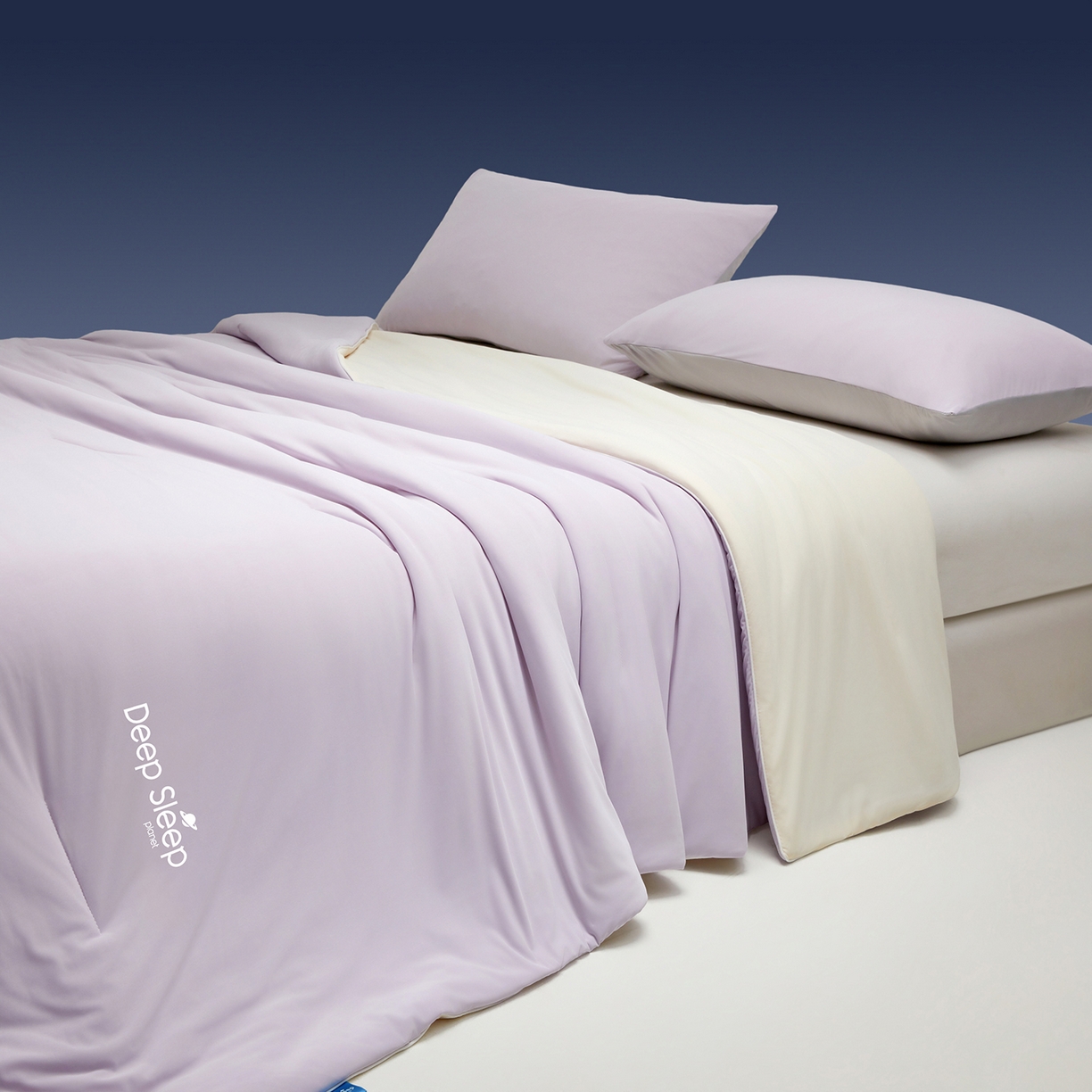 91家纺网 家纺一手货源 找家纺 玉相逢 2026新款深睡眠高克重凉感丝夏被夏凉被空调被 梦幻紫拼浅黄