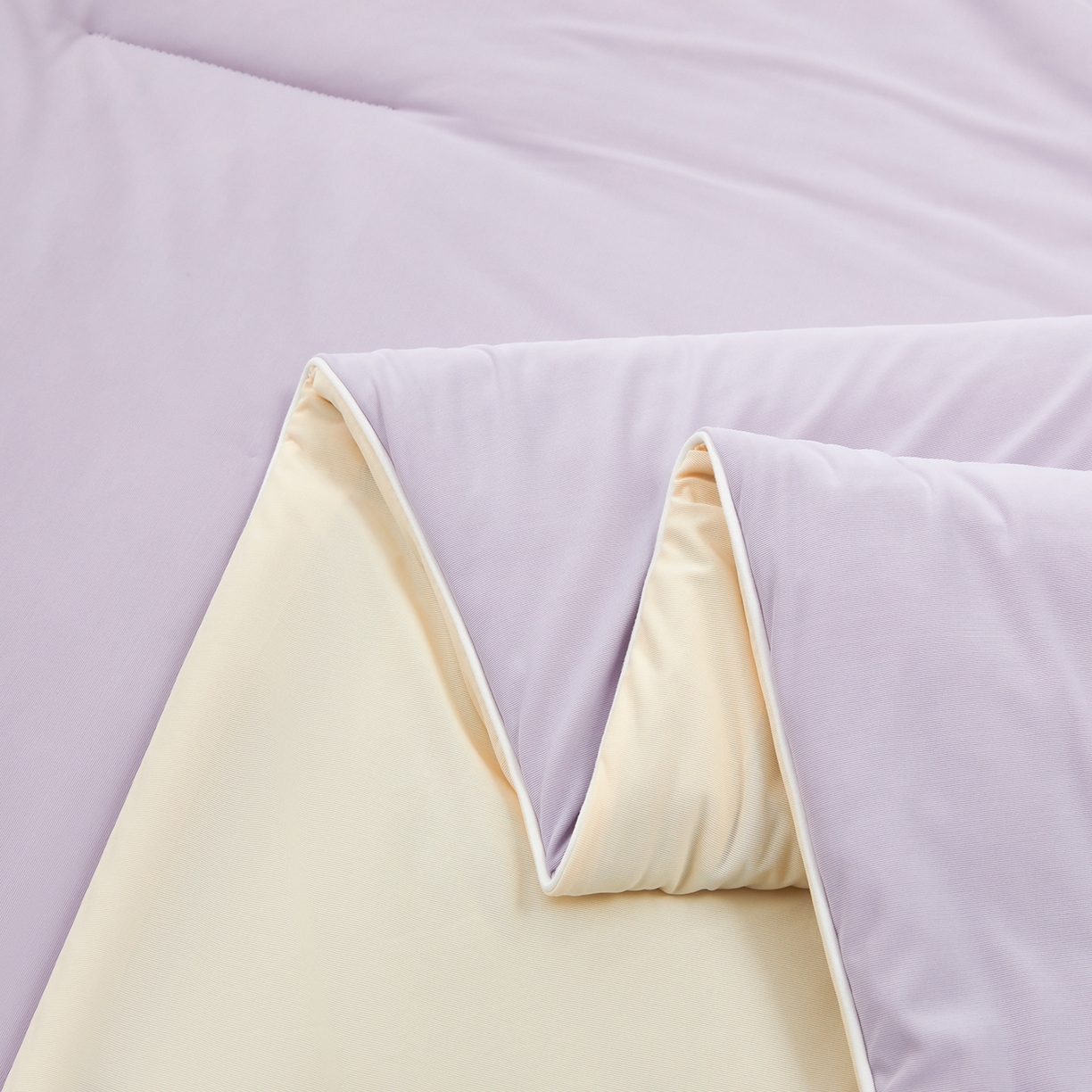 91家纺网 家纺一手货源 找家纺 玉相逢 2026新款深睡眠高克重凉感丝夏被夏凉被空调被 梦幻紫拼浅黄