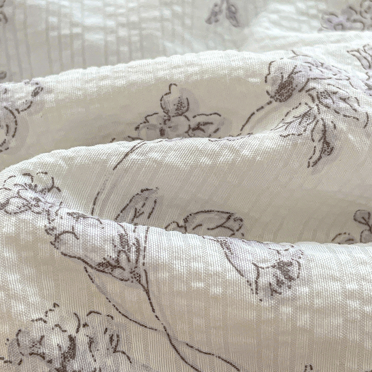 91家纺网 家纺一手货源 找家纺 蓝极人 2026新款泡芙棉花边夏被四件套 XB蝶迹