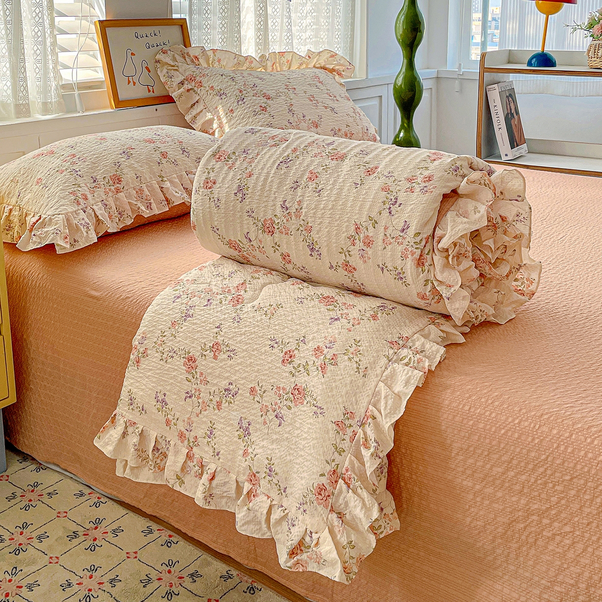 91家纺网 家纺一手货源 找家纺 蓝极人 2026新款泡芙棉花边夏被四件套 XB春色