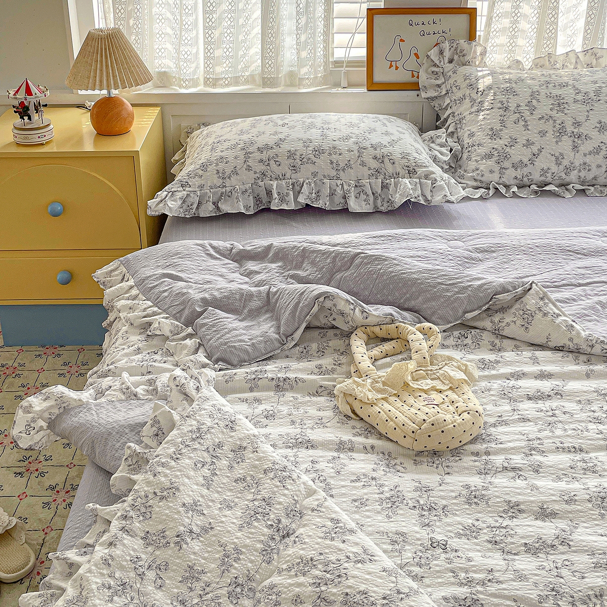 91家纺网 家纺一手货源 找家纺 蓝极人 2026新款泡芙棉花边夏被四件套 XB蝶迹