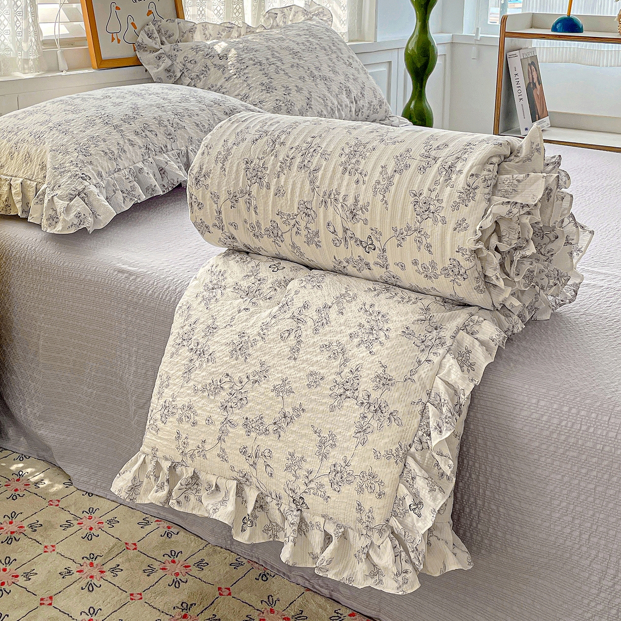 91家纺网 家纺一手货源 找家纺 蓝极人 2026新款泡芙棉花边夏被四件套 XB蝶迹