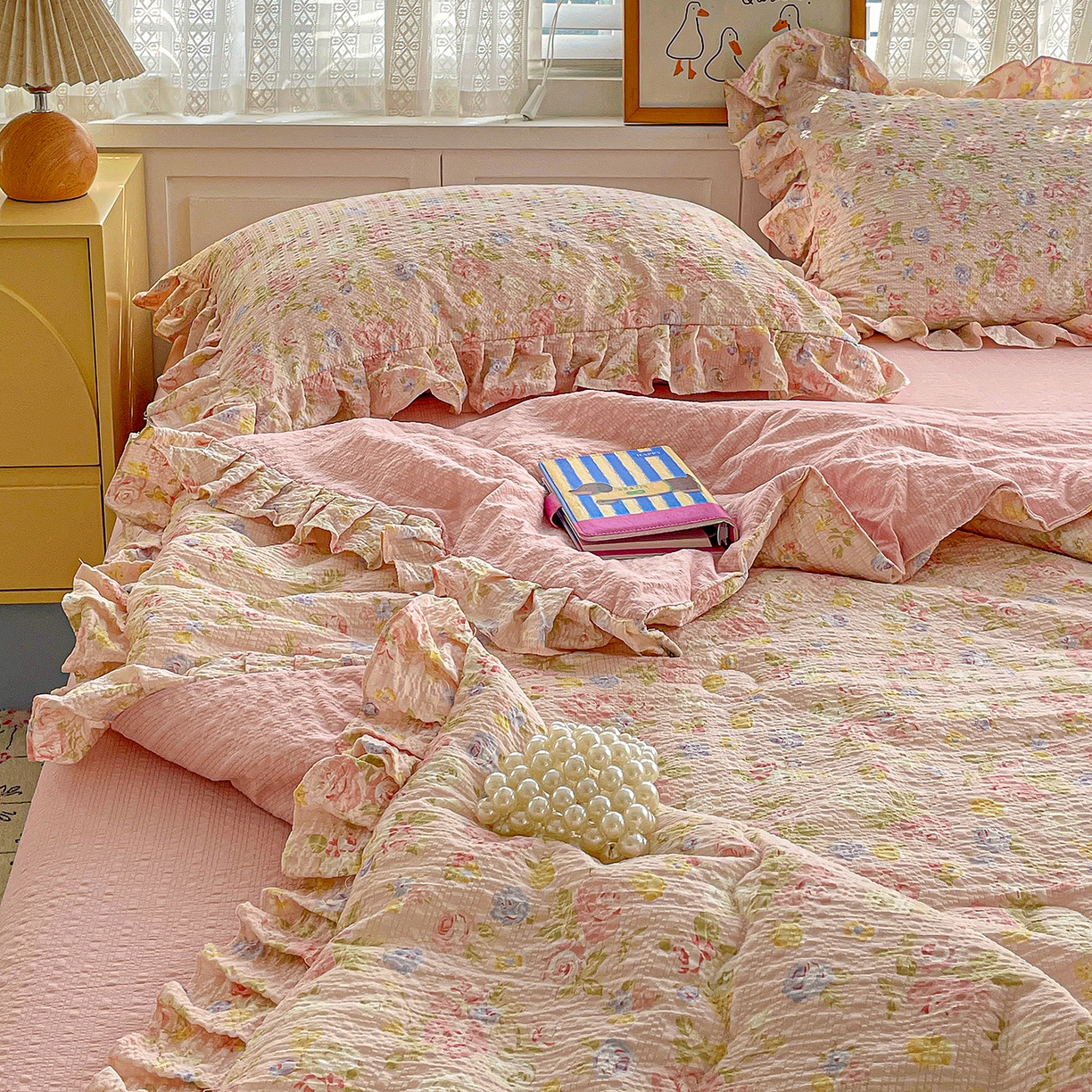 91家纺网 家纺一手货源 找家纺 蓝极人 2026新款泡芙棉花边夏被四件套 XB浅夏