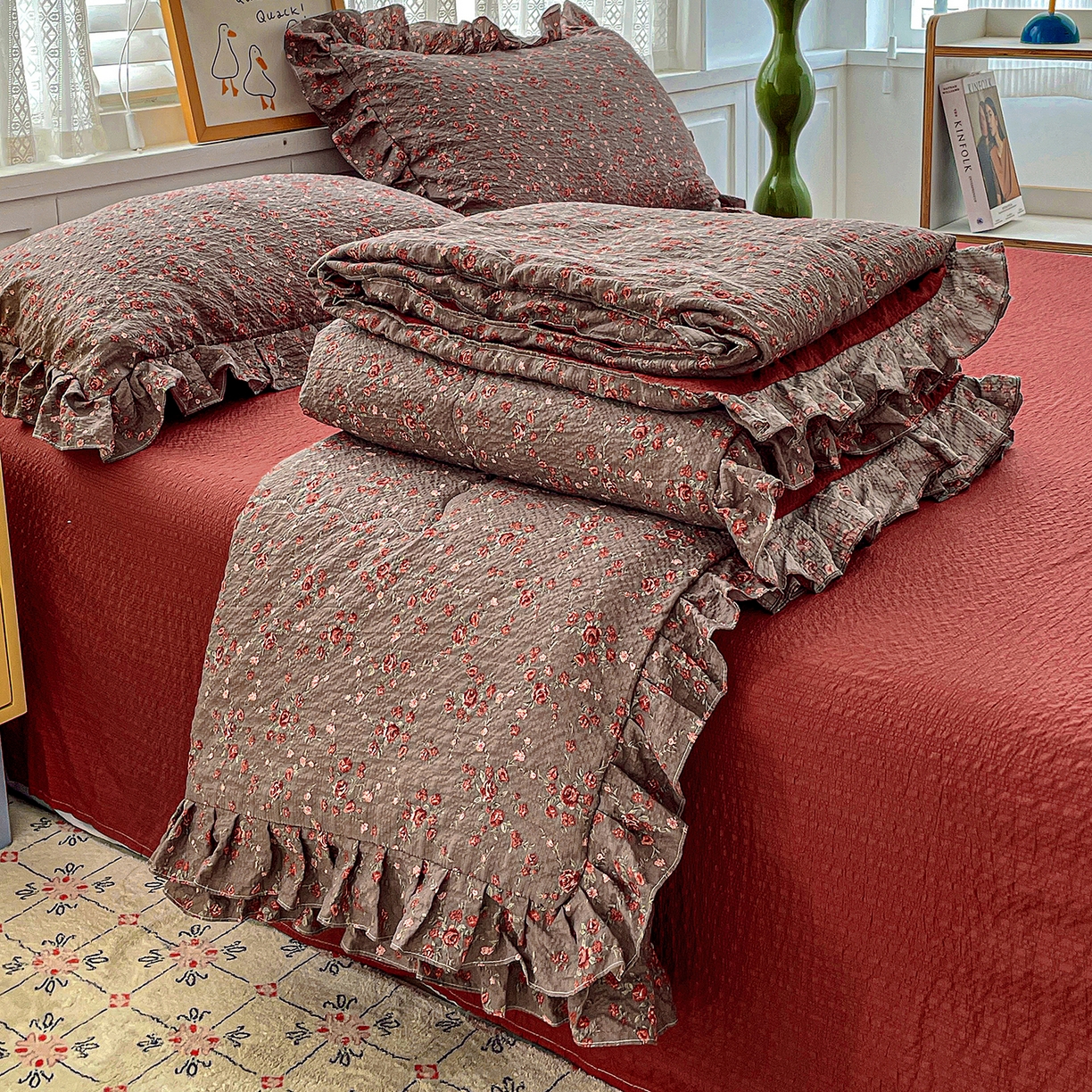 91家纺网 家纺一手货源 找家纺 蓝极人 2026新款泡芙棉花边夏被四件套 XB胭脂