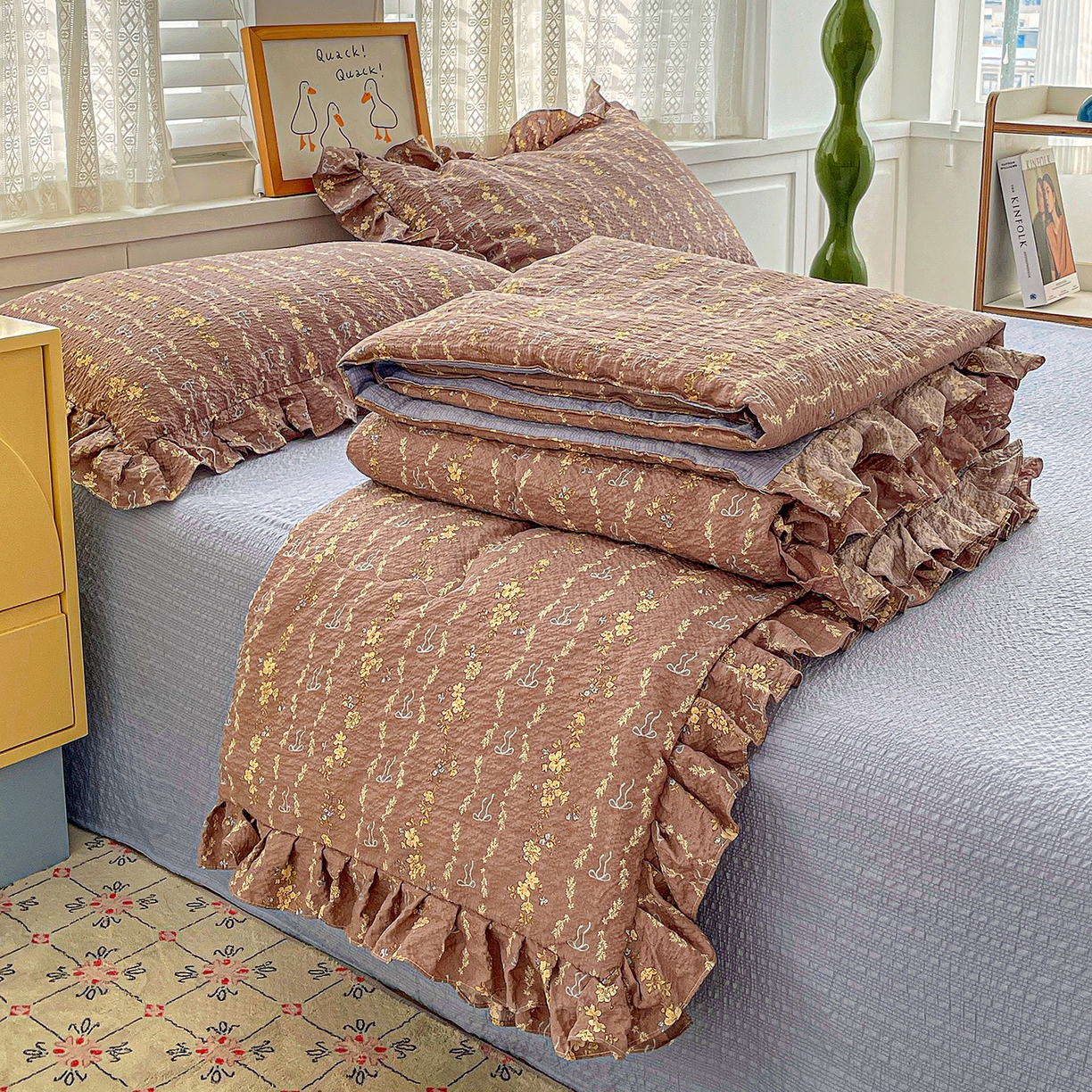 91家纺网 家纺一手货源 找家纺 蓝极人 2026新款泡芙棉花边夏被四件套 XB情人节咖