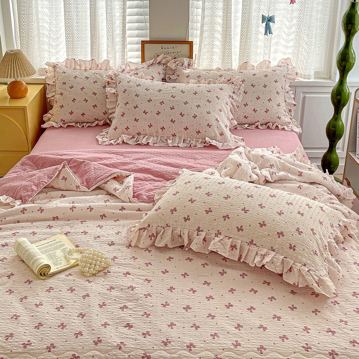 91家纺网 家纺一手货源 找家纺 蓝极人 2026新款泡芙棉花边夏被四件套 XB若梦