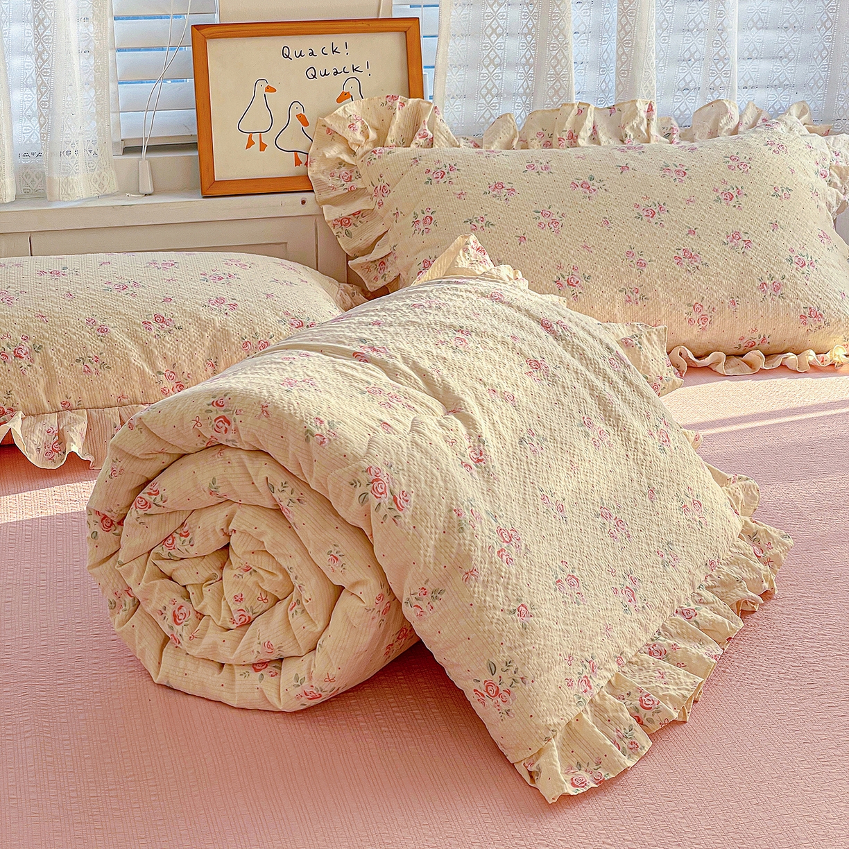 91家纺网 家纺一手货源 找家纺 蓝极人 2026新款泡芙棉花边夏被四件套 XB月光