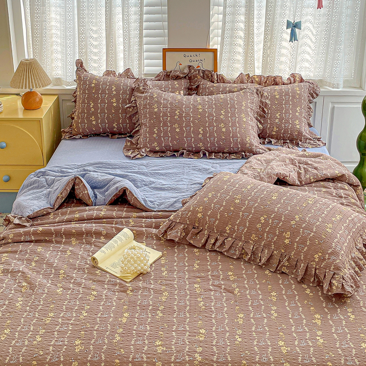 91家纺网 家纺一手货源 找家纺 蓝极人 2026新款泡芙棉花边夏被四件套 XB情人节咖