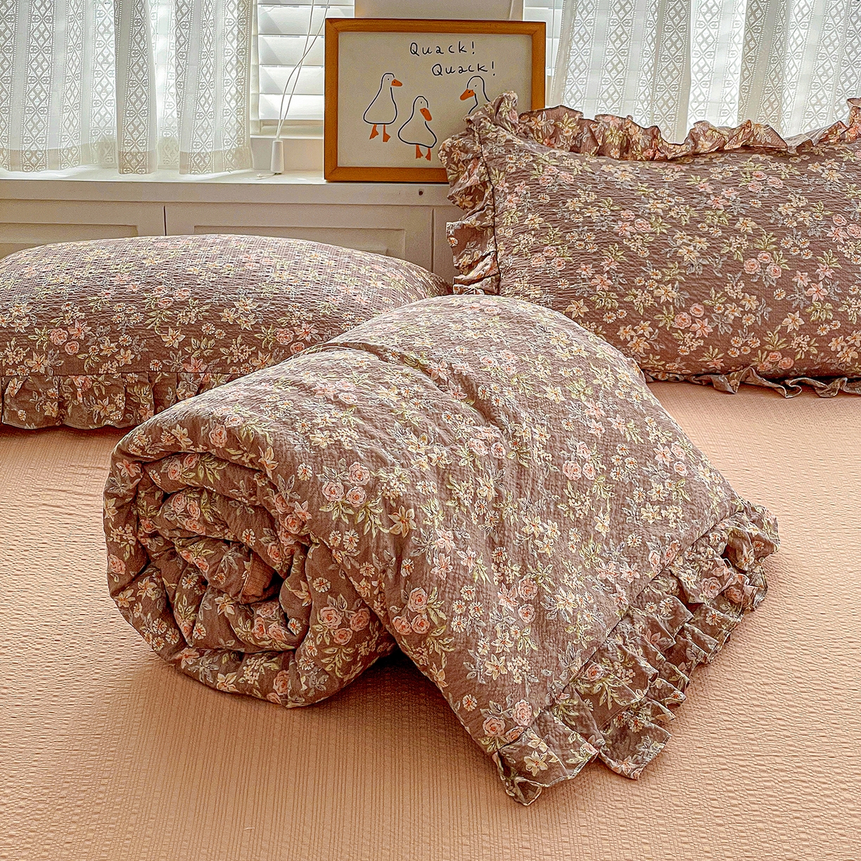 91家纺网 家纺一手货源 找家纺 蓝极人 2026新款泡芙棉花边夏被四件套 XB桔园