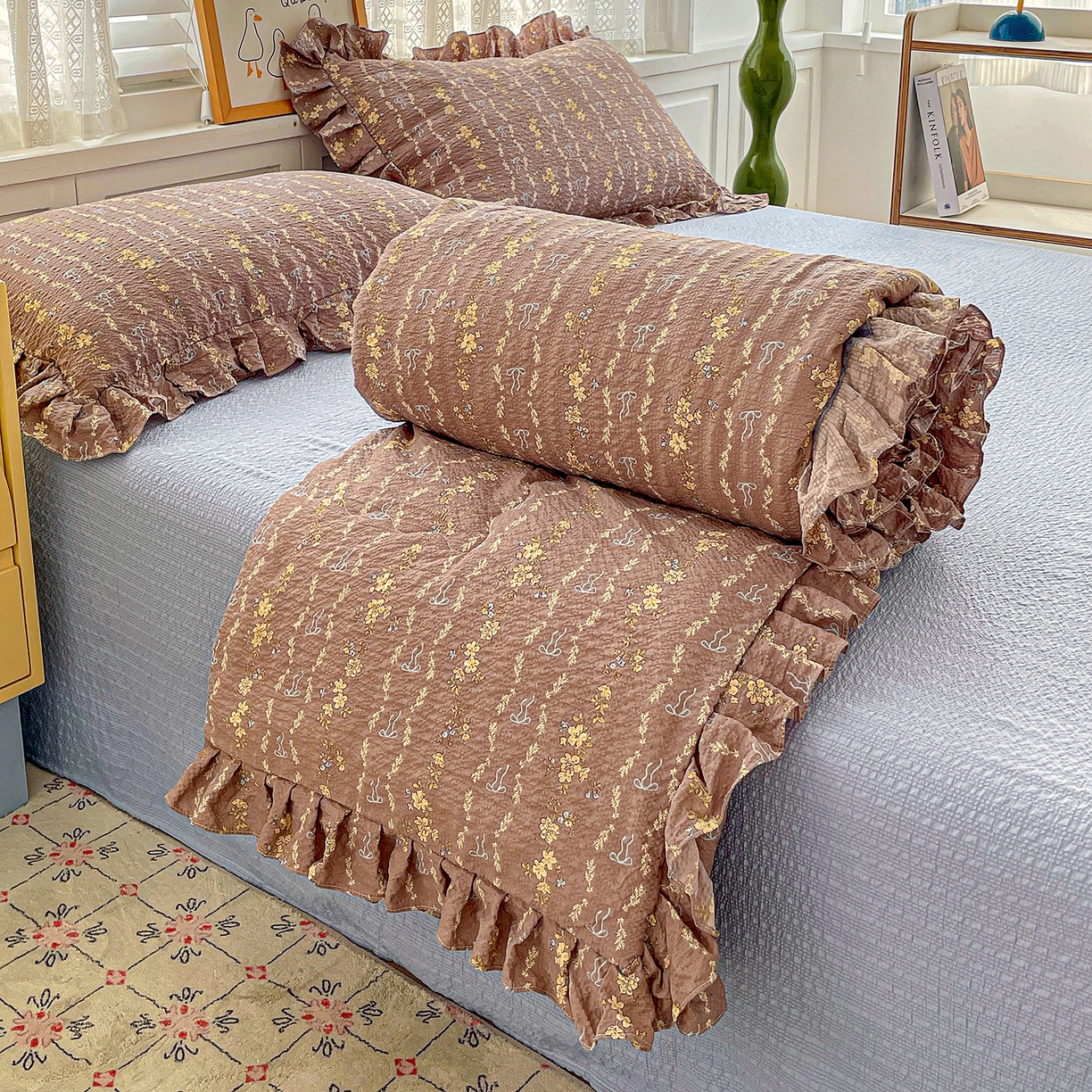 91家纺网 家纺一手货源 找家纺 蓝极人 2026新款泡芙棉花边夏被四件套 XB情人节咖