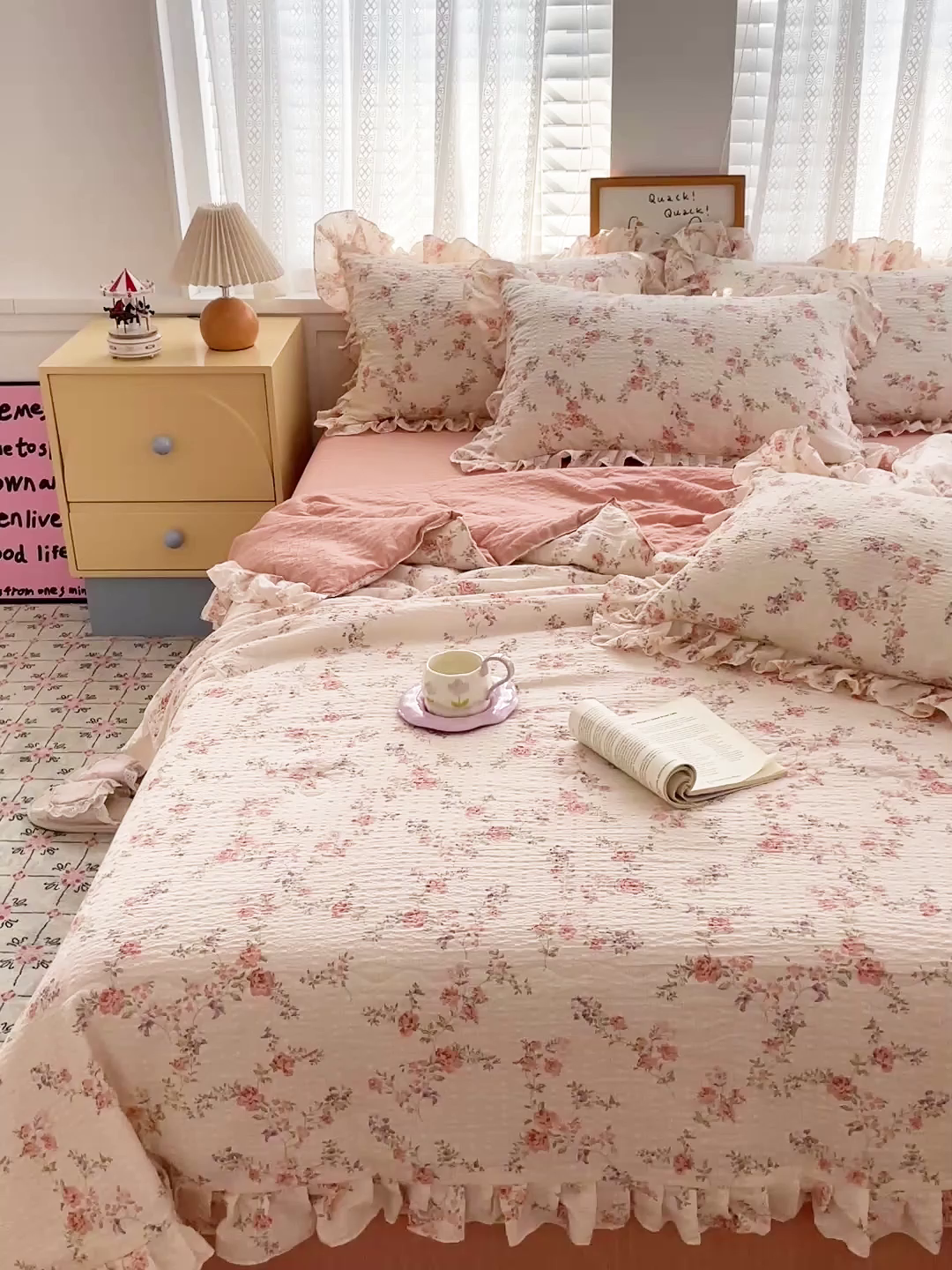 91家纺网 家纺一手货源 找家纺 蓝极人 2026新款泡芙棉花边夏被四件套 XB春色