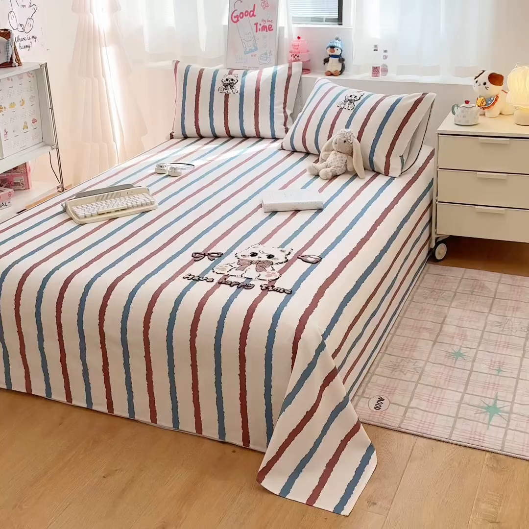 91家纺网 家纺一手货源 找家纺 雅萱家纺 2026新款全棉老粗布毛巾绣床单 彩条甜梦