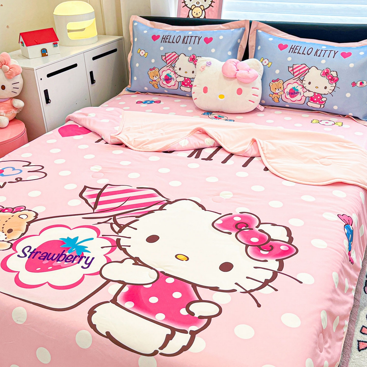 91家纺网 家纺一手货源 找家纺 暮思家居 2026新款正版授权A类大版数码印花三丽鸥枕套单品枕套枕套单件 草莓KT