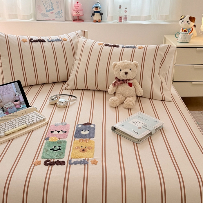 91家纺网 家纺一手货源 找家纺 雅萱家纺 2026新款全棉老粗布毛巾绣床单 Cute Luck四小只