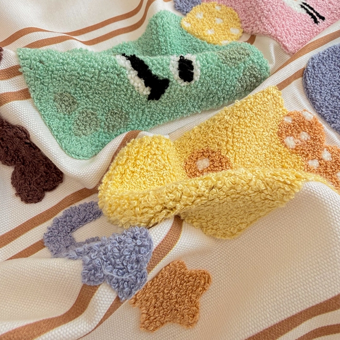 91家纺网 家纺一手货源 找家纺 雅萱家纺 2026新款全棉老粗布毛巾绣床单 Cute Luck四小只