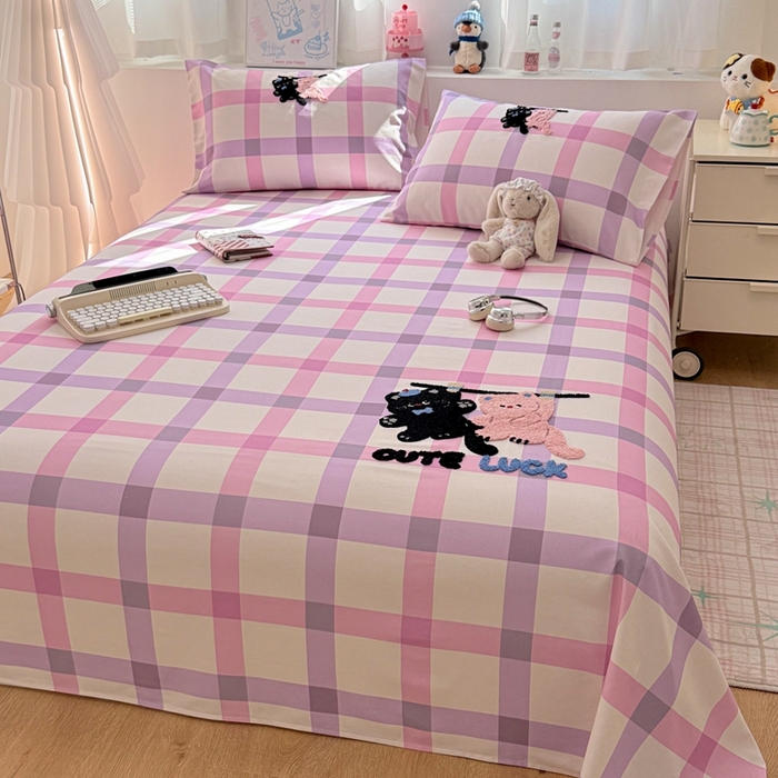 91家纺网 家纺一手货源 找家纺 雅萱家纺 2026新款全棉老粗布毛巾绣床单 粉紫格幸运猫