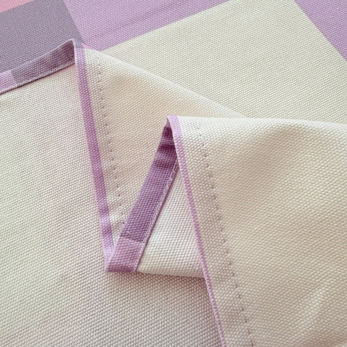 91家纺网 家纺一手货源 找家纺 雅萱家纺 2026新款全棉老粗布毛巾绣床单 粉紫格幸运猫