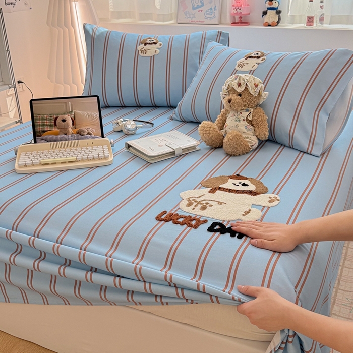 91家纺网 家纺一手货源 找家纺 雅萱家纺 2026新款全棉老粗布毛巾绣床单 蓝棕条纹狗