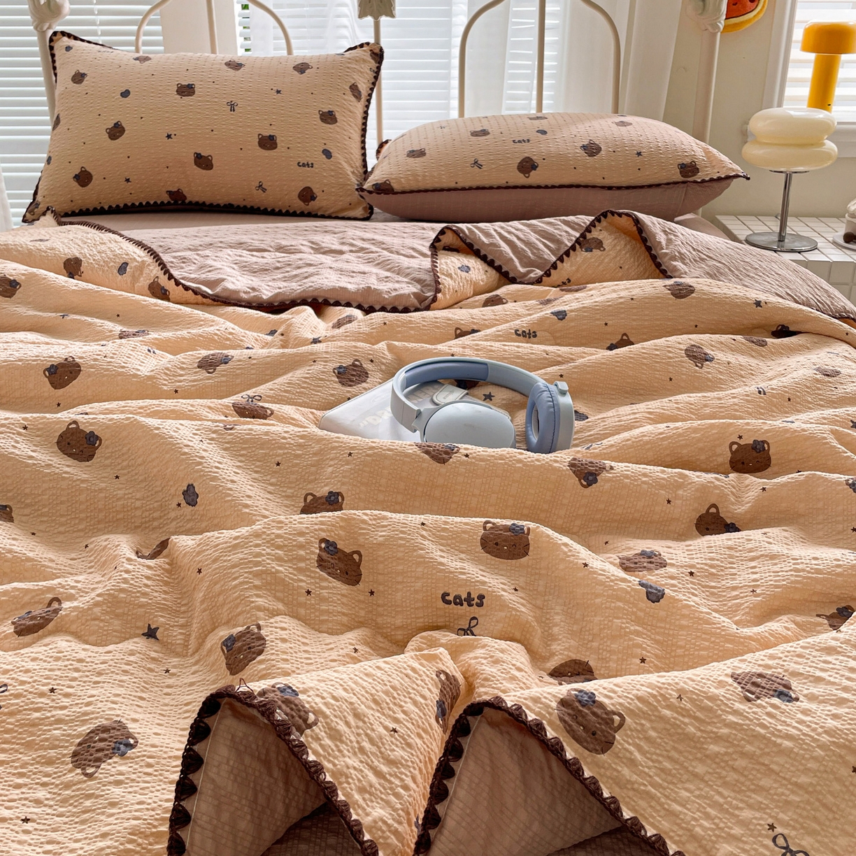 91家纺网 家纺一手货源 找家纺 蓝极人 2026新款泡芙贝壳边夏被四件套 XB曲奇猫