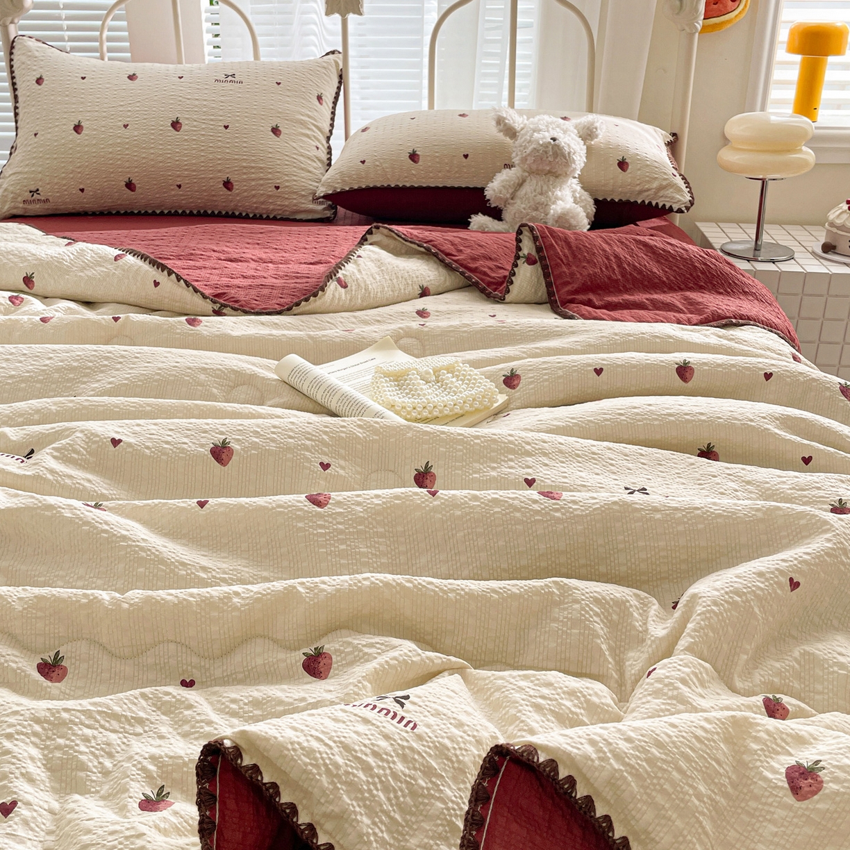 91家纺网 家纺一手货源 找家纺 蓝极人 2026新款泡芙贝壳边夏被四件套 XB草莓