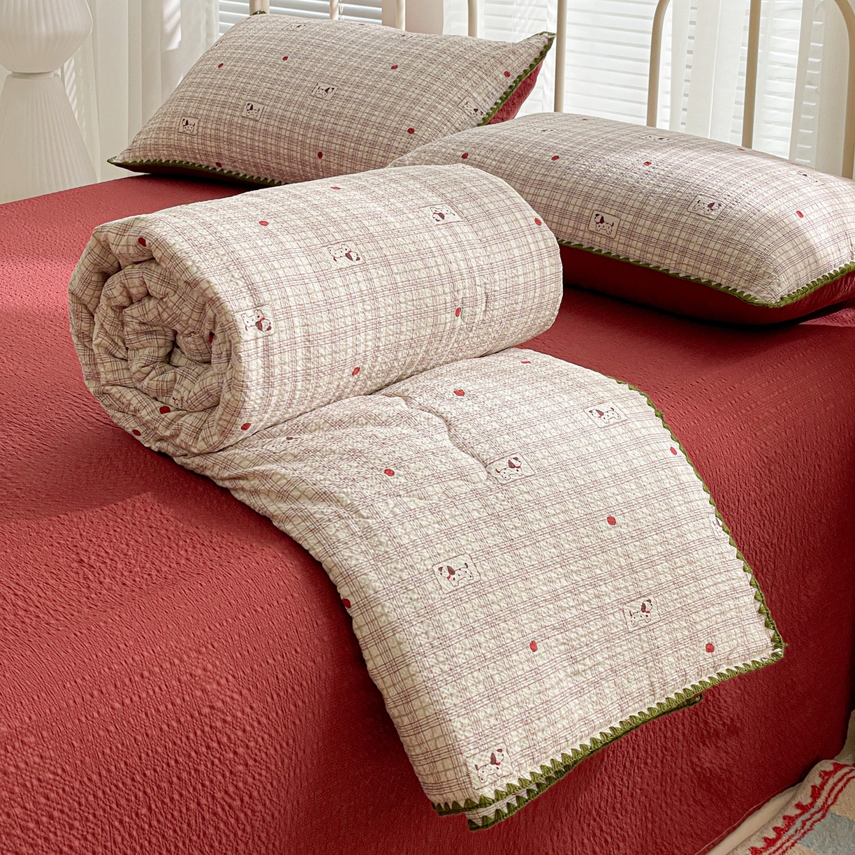 91家纺网 家纺一手货源 找家纺 蓝极人 2026新款泡芙贝壳边夏被四件套 XB苹果狗