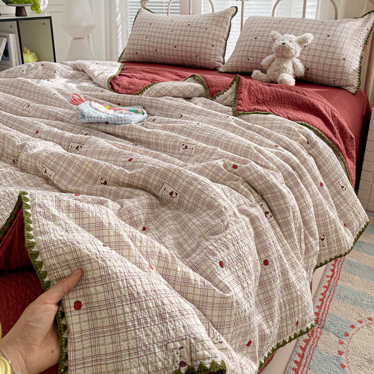 91家纺网 家纺一手货源 找家纺 蓝极人 2026新款泡芙贝壳边夏被四件套 XB苹果狗