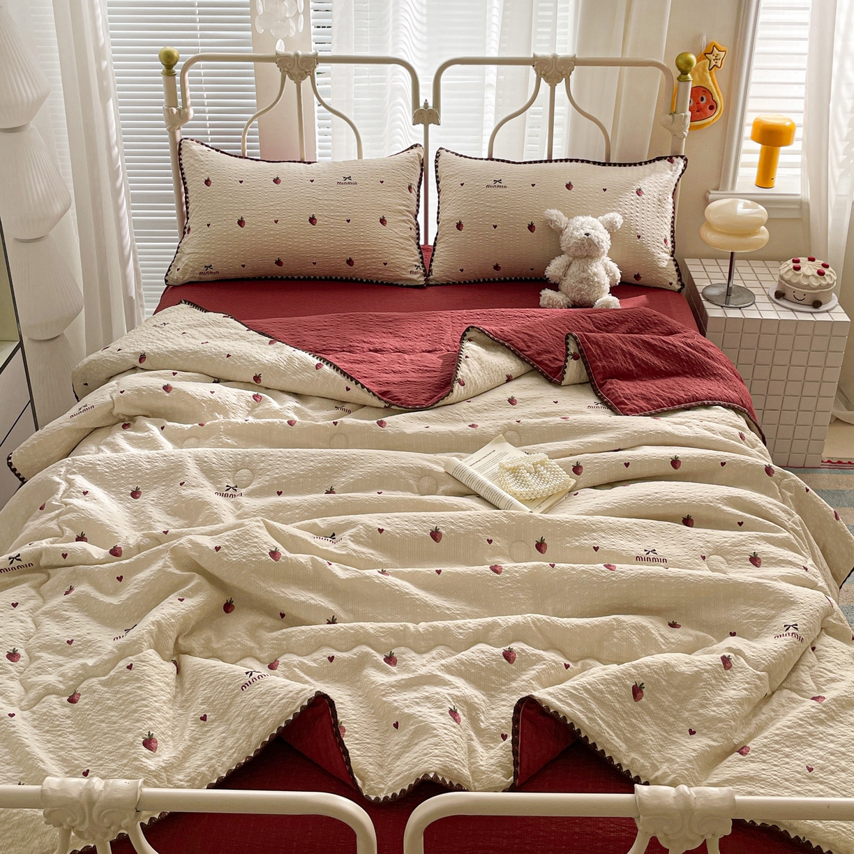 91家纺网 家纺一手货源 找家纺 蓝极人 2026新款泡芙贝壳边夏被四件套 XB草莓