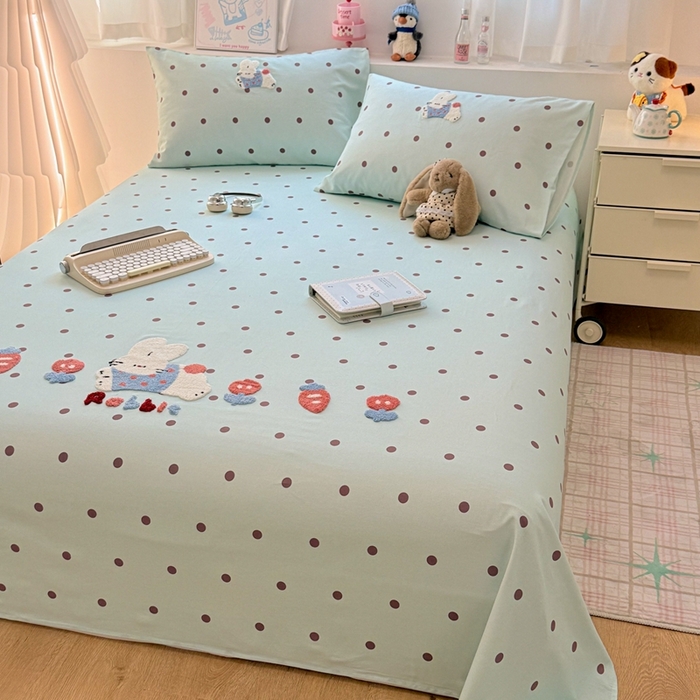 91家纺网 家纺一手货源 找家纺 雅萱家纺 2026新款全棉老粗布毛巾绣床单 青柠波点奶兔