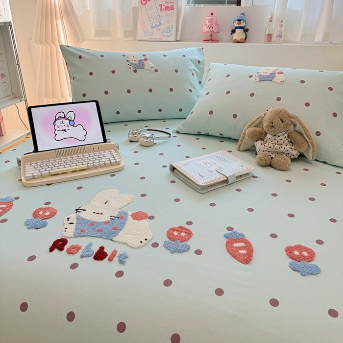 91家纺网 家纺一手货源 找家纺 雅萱家纺 2026新款全棉老粗布毛巾绣床单 青柠波点奶兔