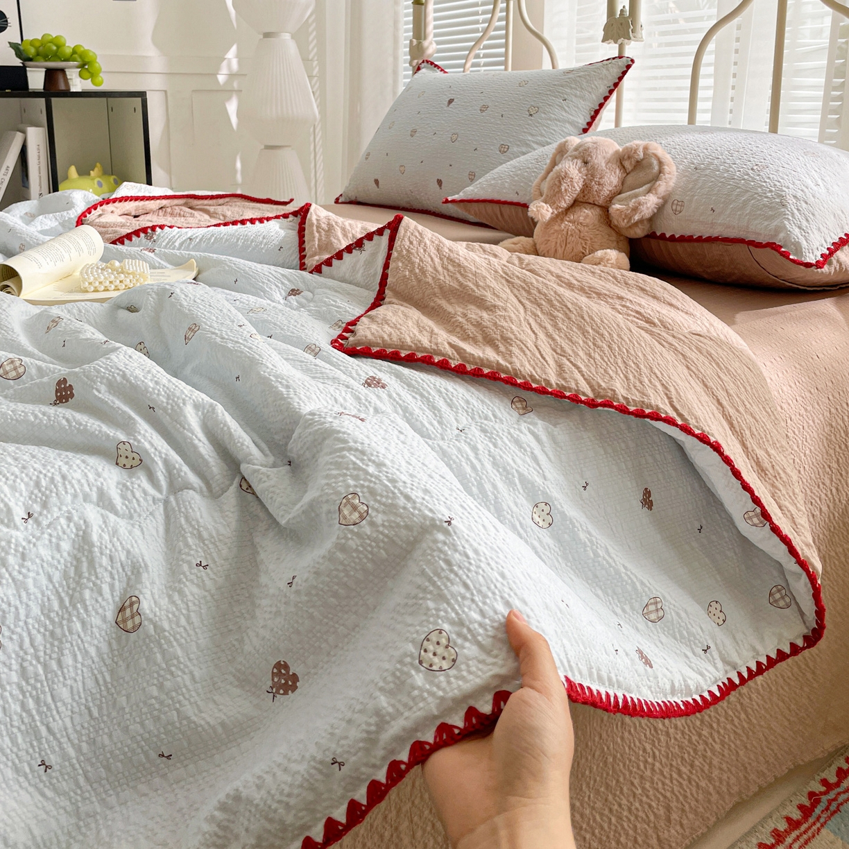 91家纺网 家纺一手货源 找家纺 蓝极人 2026新款泡芙贝壳边夏被四件套 XB好心情