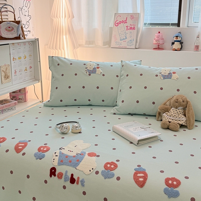 91家纺网 家纺一手货源 找家纺 雅萱家纺 2026新款全棉老粗布毛巾绣床单 青柠波点奶兔