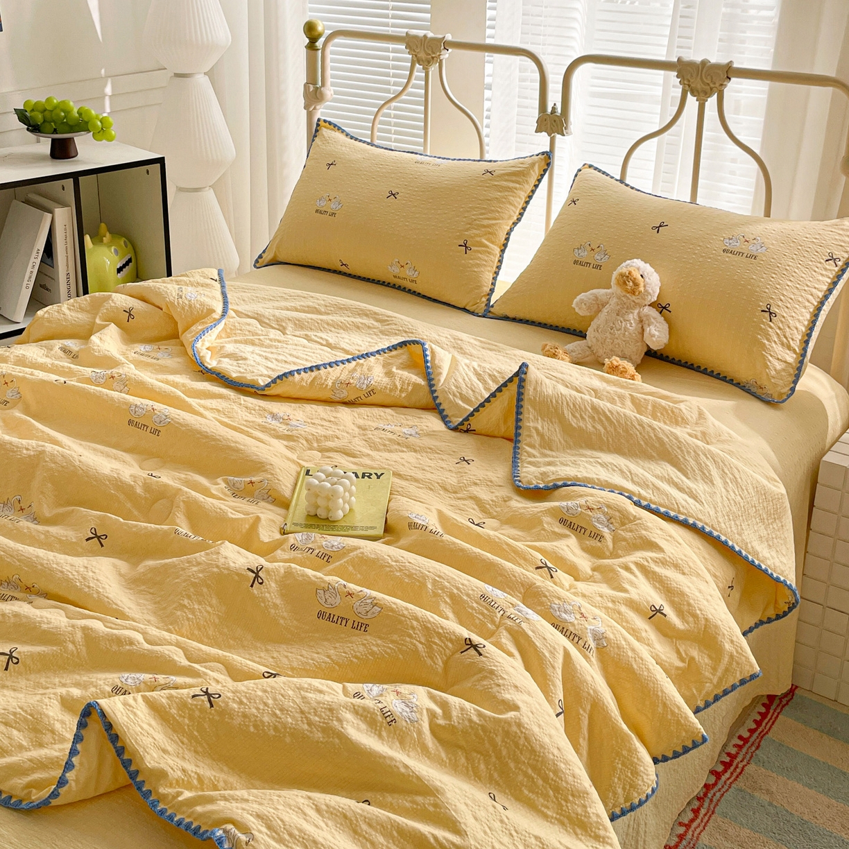 91家纺网 家纺一手货源 找家纺 蓝极人 2026新款泡芙贝壳边夏被四件套 XB施华洛黄