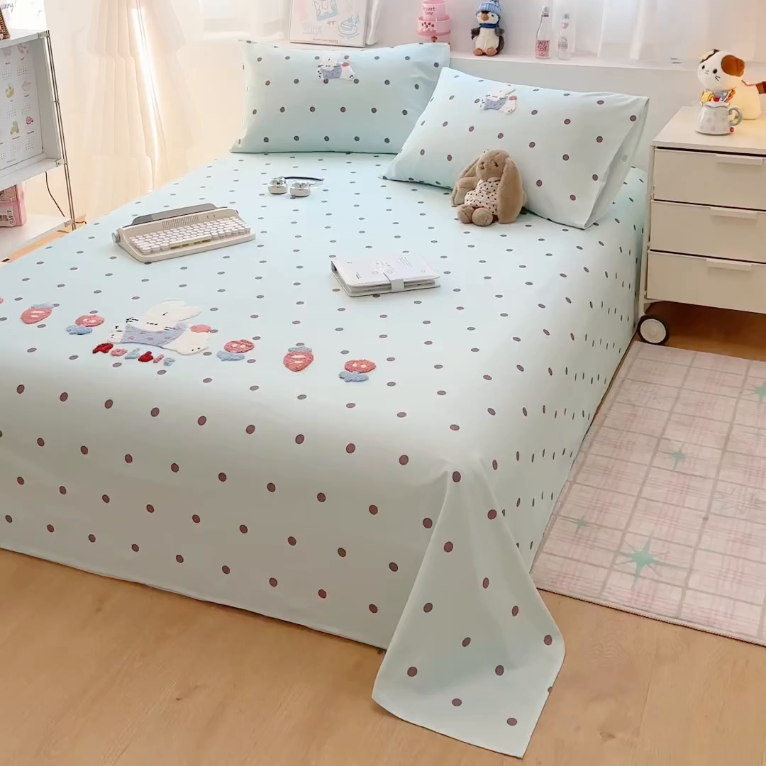 91家纺网 家纺一手货源 找家纺 雅萱家纺 2026新款全棉老粗布毛巾绣床单 青柠波点奶兔