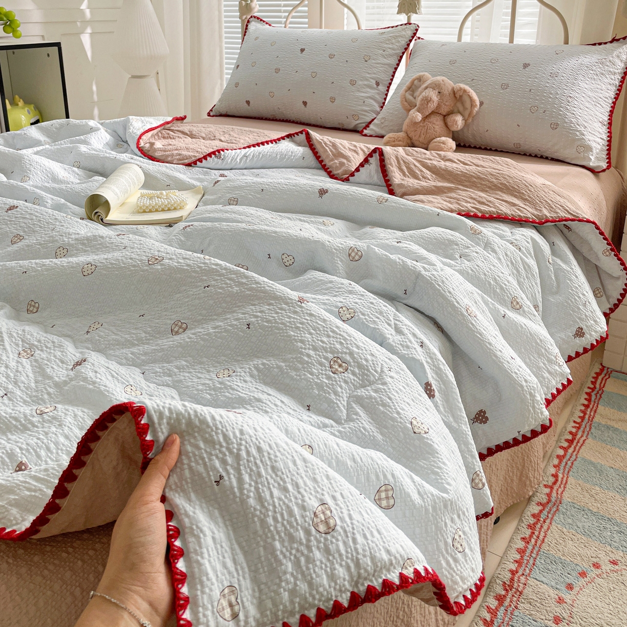 91家纺网 家纺一手货源 找家纺 蓝极人 2026新款泡芙贝壳边夏被四件套 XB好心情