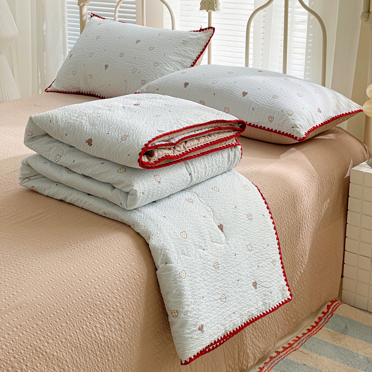 91家纺网 家纺一手货源 找家纺 蓝极人 2026新款泡芙贝壳边夏被四件套 XB好心情