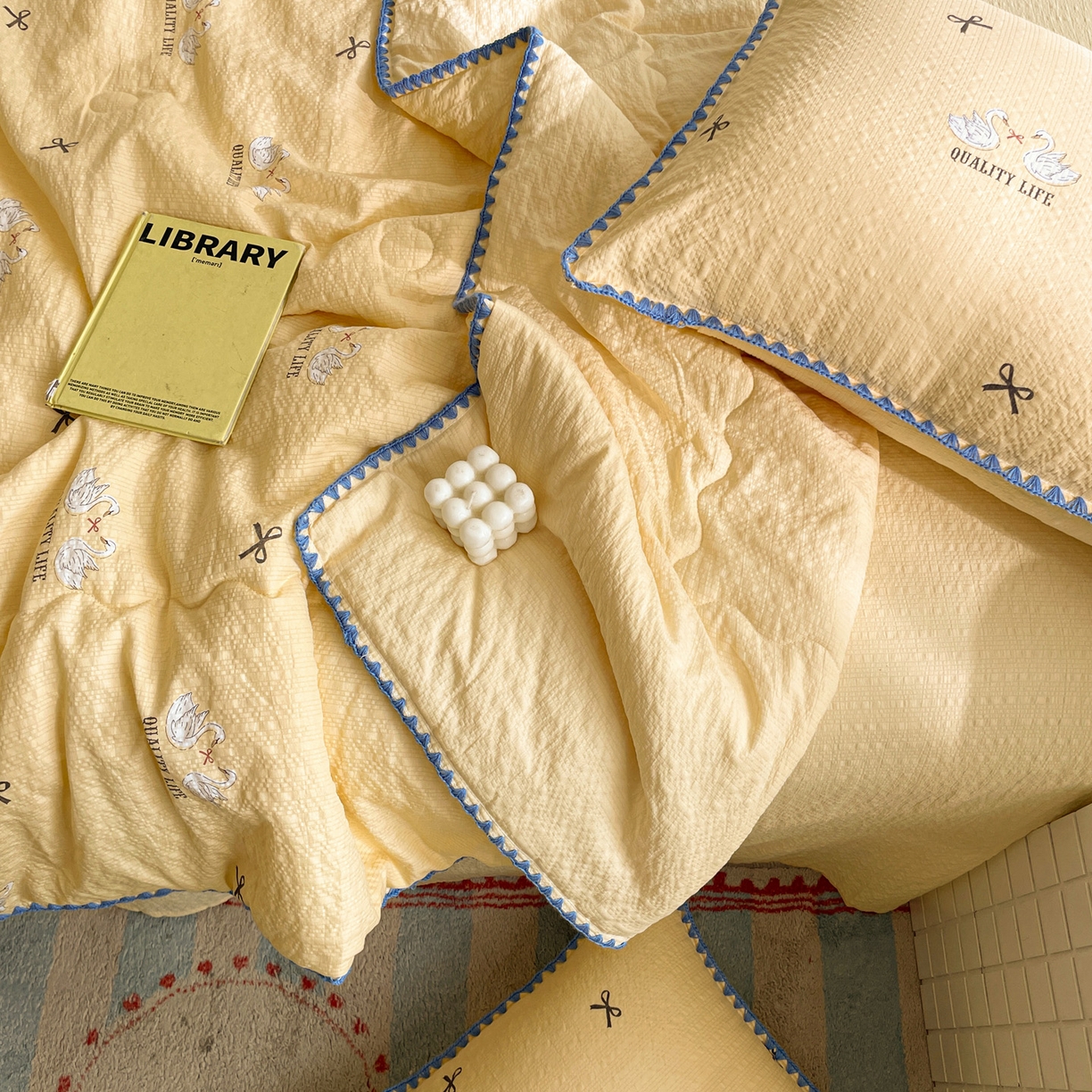 91家纺网 家纺一手货源 找家纺 蓝极人 2026新款泡芙贝壳边夏被四件套 XB施华洛黄