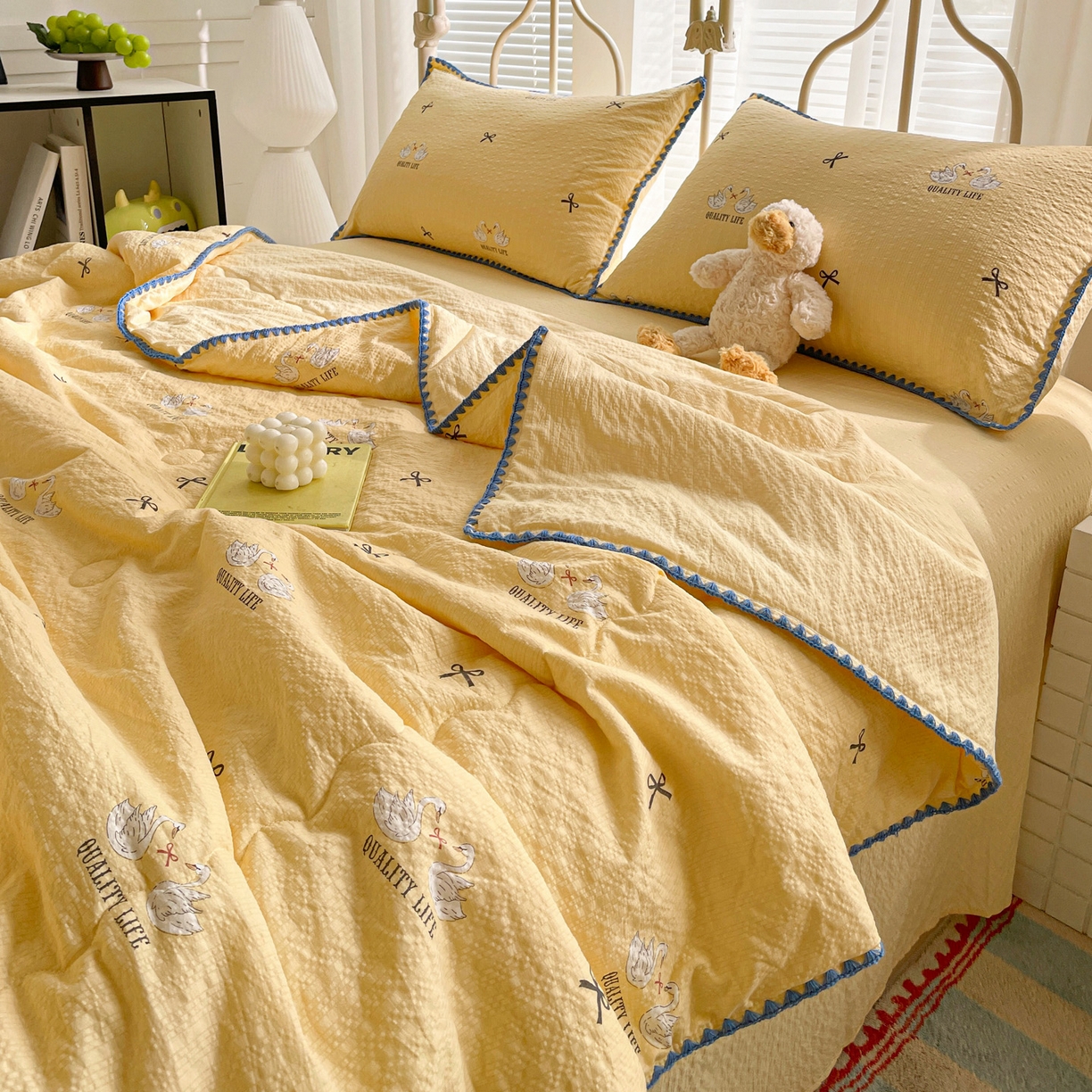 91家纺网 家纺一手货源 找家纺 蓝极人 2026新款泡芙贝壳边夏被四件套 XB施华洛黄