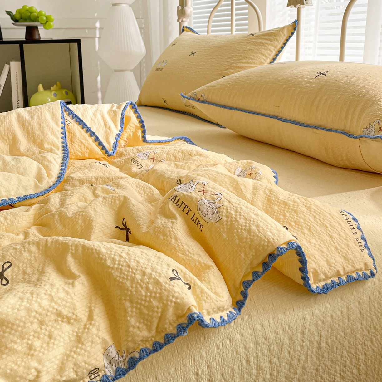 91家纺网 家纺一手货源 找家纺 蓝极人 2026新款泡芙贝壳边夏被四件套 XB施华洛黄