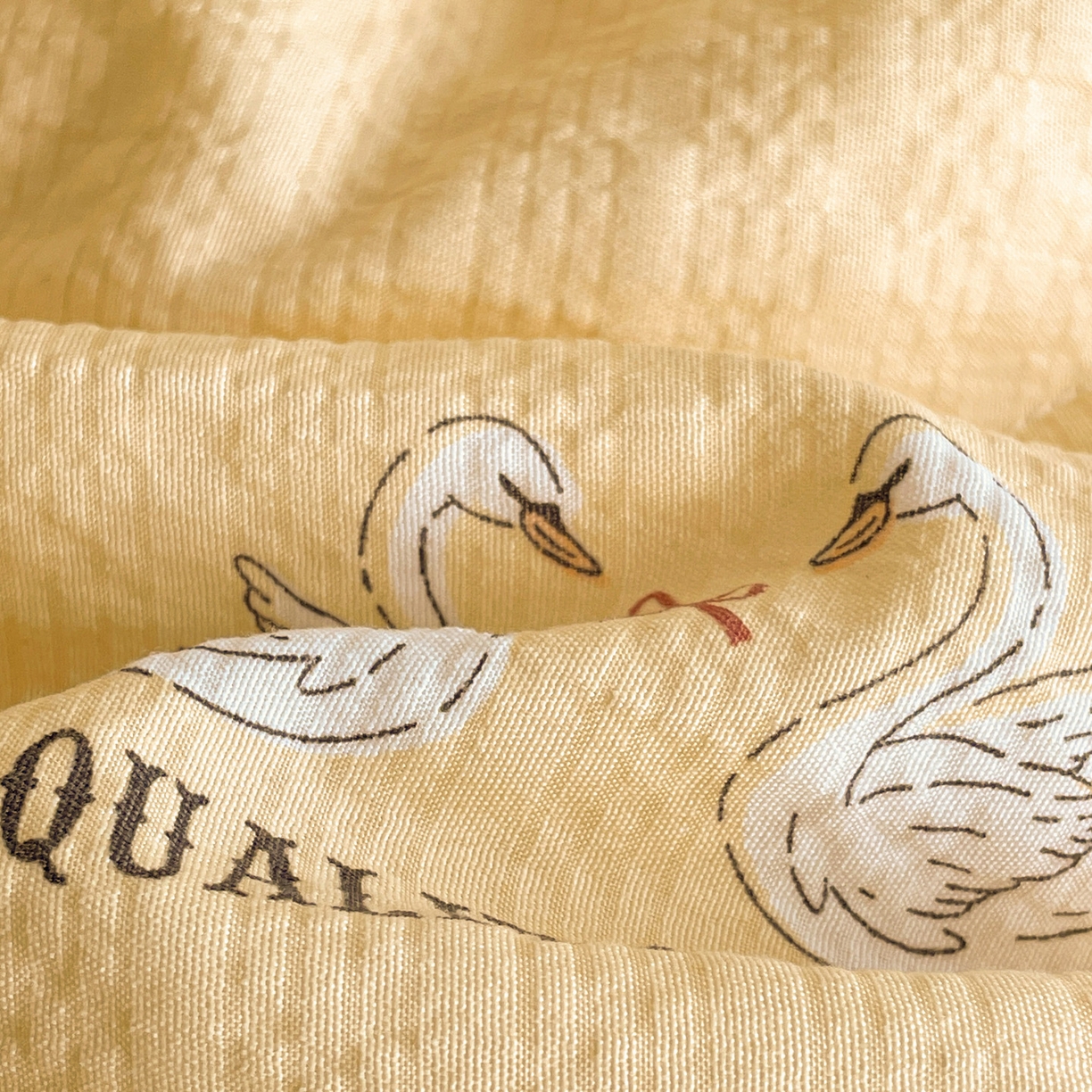 91家纺网 家纺一手货源 找家纺 蓝极人 2026新款泡芙贝壳边夏被四件套 XB施华洛黄