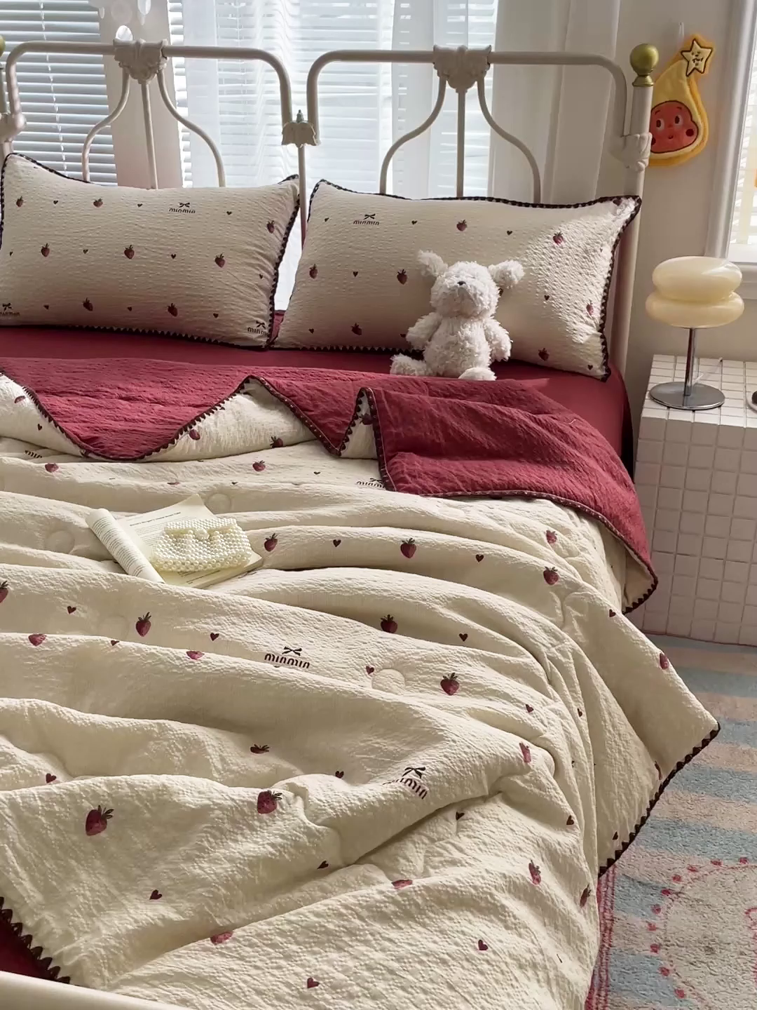 91家纺网 家纺一手货源 找家纺 蓝极人 2026新款泡芙贝壳边夏被四件套 XB草莓